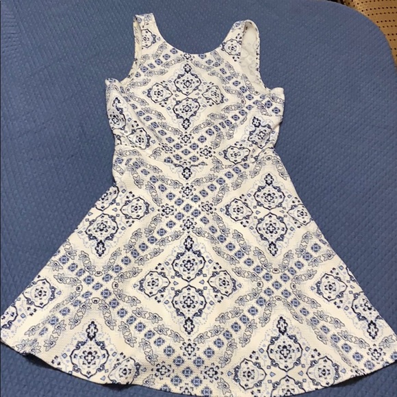 Summer dress - Picture 1 of 3